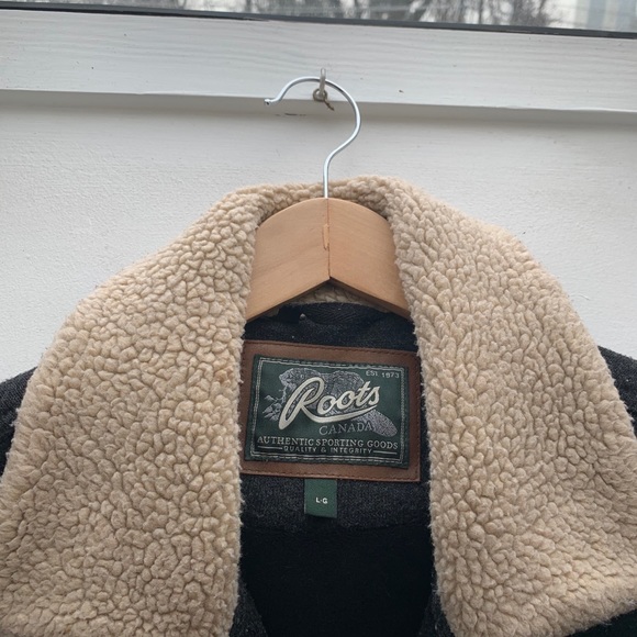 Roots Jacket - Picture 2 of 5